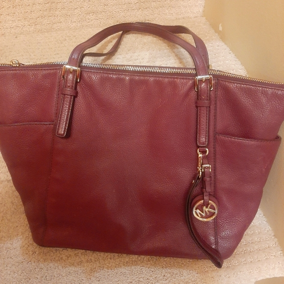 Michael kors burgundy Tote Bag - Picture 1 of 16